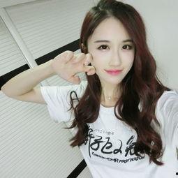 斗鱼女主播轩子巨2兔,网络红人的崛起之路